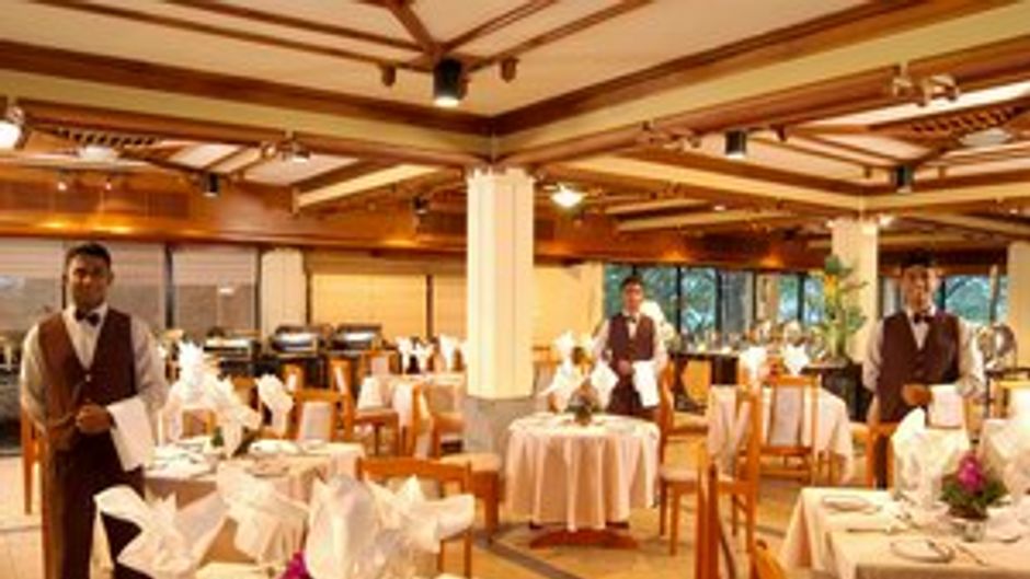 Earl's Regency Restaurant