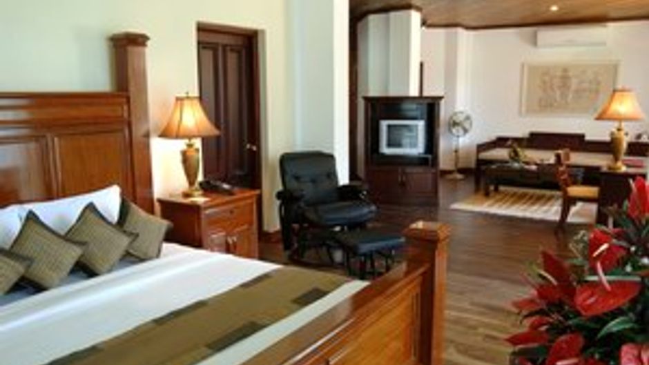 Earl's Regency Suite