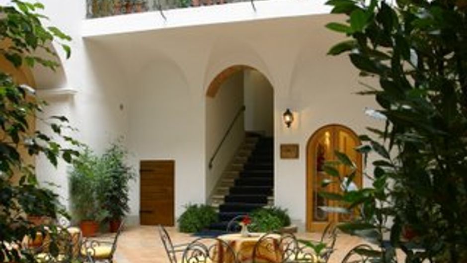 Cavaliere Palace Hotel Lobby