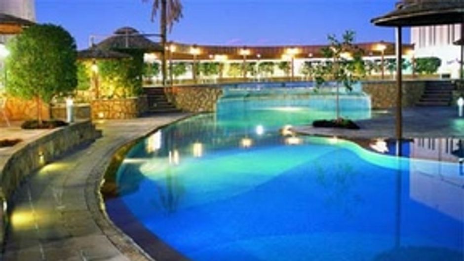 Madareem Crown Hotel Pool