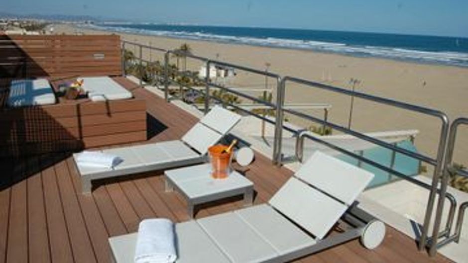Neptuno Hotel Exterior