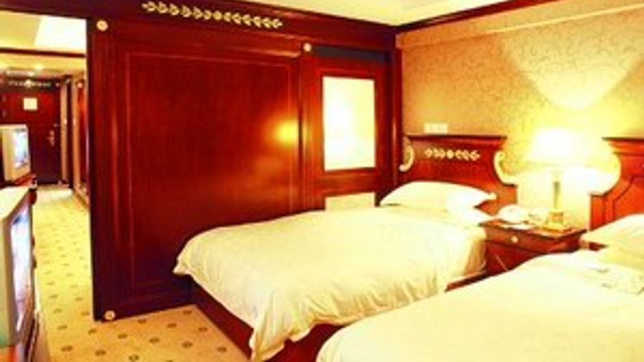 Salvo Hotel Room