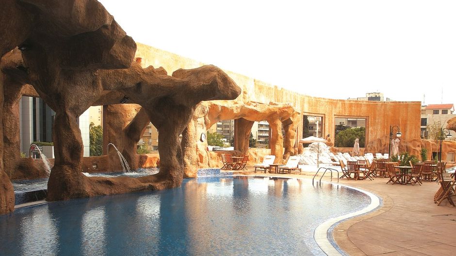 Al Habtoor Grand Hotel Beirut Pool