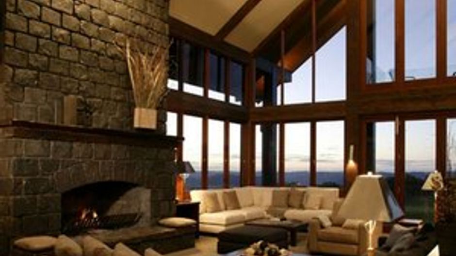 Spicers Peak Lodge Lobby