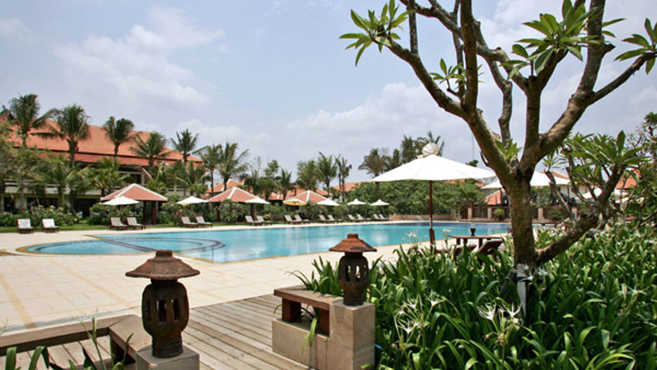 Royal Angkor Resort & Spa Pool