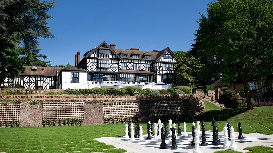 The Manor Elstree Exterior