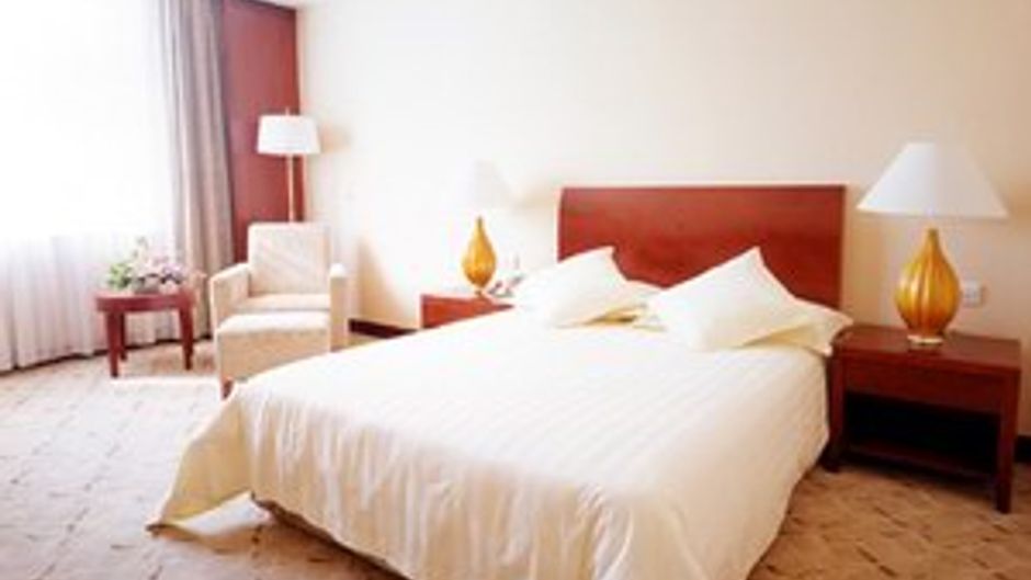 Shuili Heshun Hotel Room