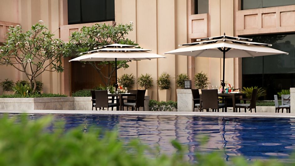 The Metropolitan Hotel & Spa Pool