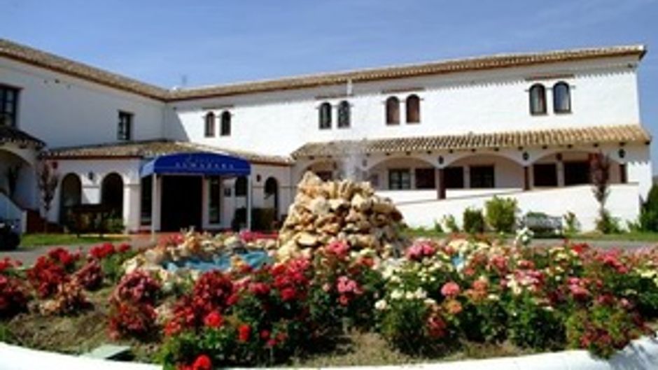 Hotel Almazara Exterior