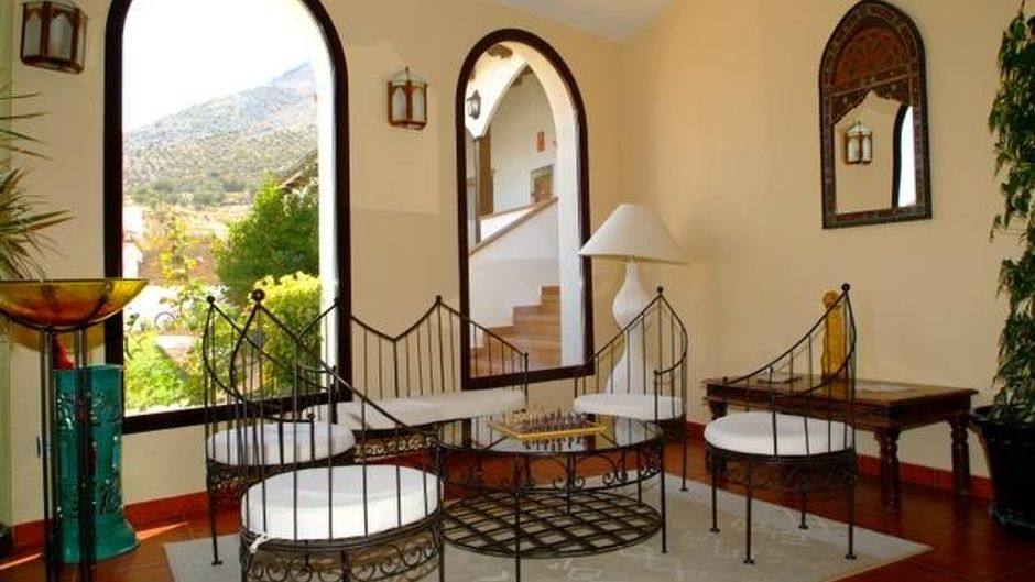Hotel Almazara Lobby