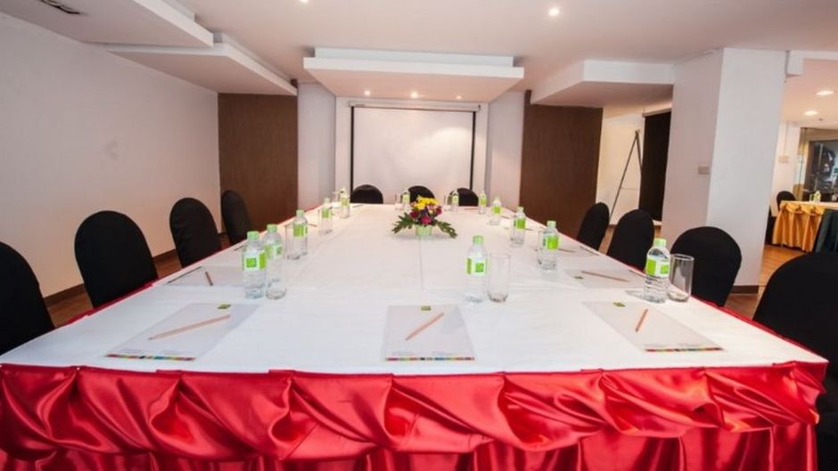 The Seasons Bangkok Huamark Meeting