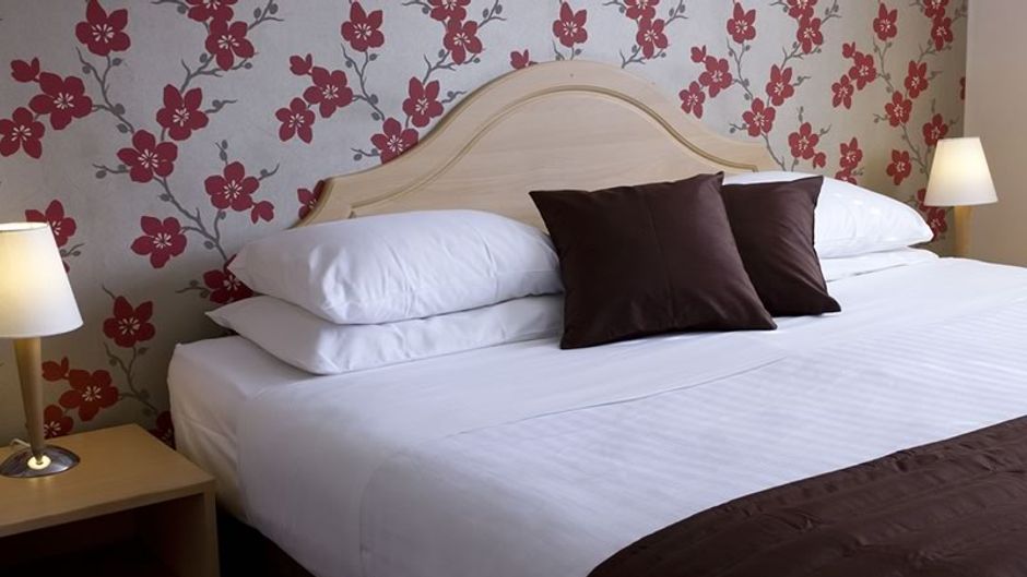 Brent Hotel Room