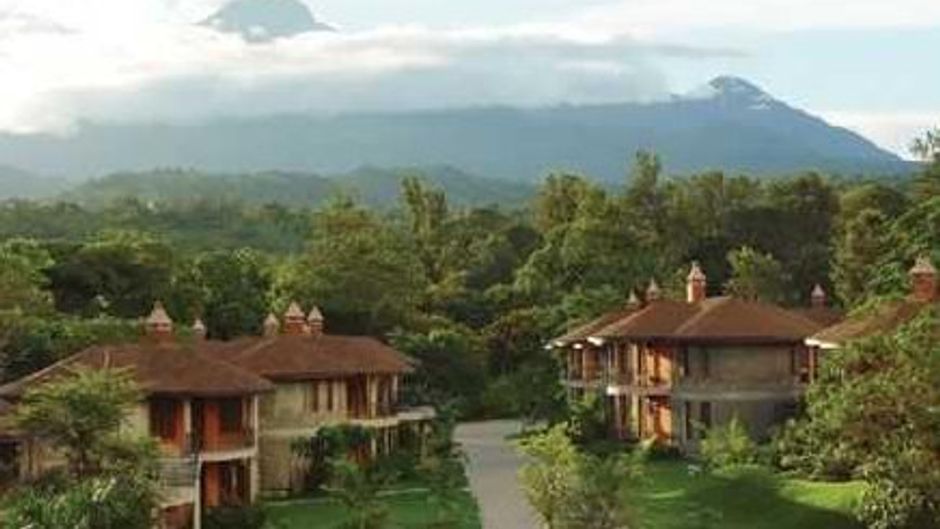Ngurdoto Mountain Lodge Exterior