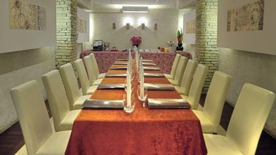 Ester Hotel Banquet