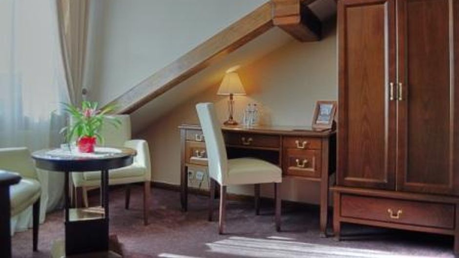 Ester Hotel Room
