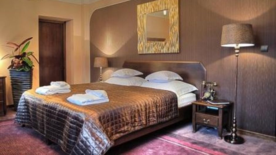 Ester Hotel Suite