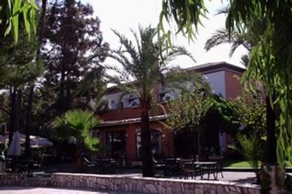 La Racona Hotel