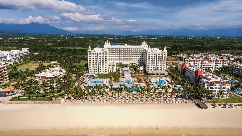 Hotel Riu Vallarta Exterior