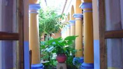 Plaza Magnolias Hotel