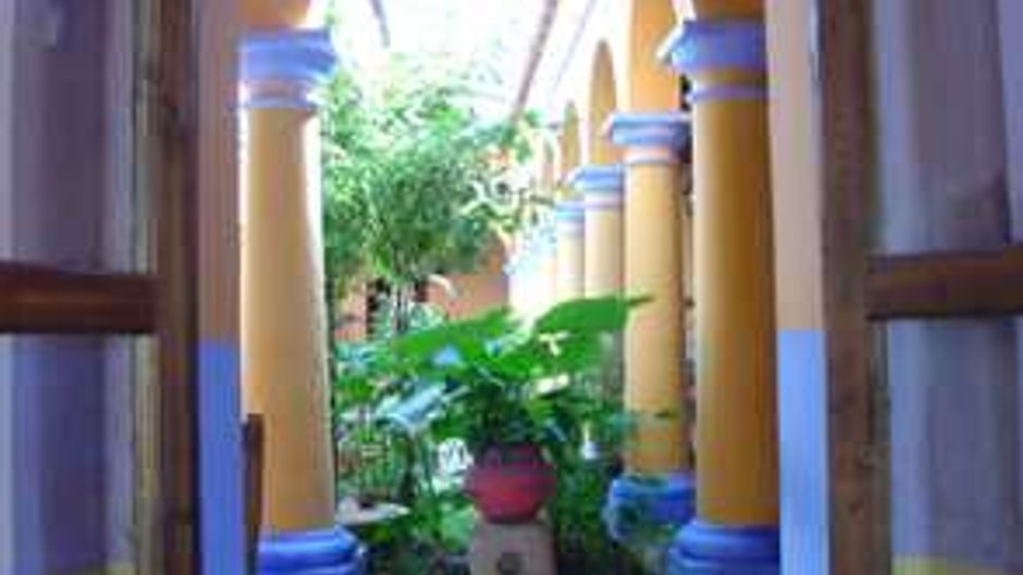Plaza Magnolias Hotel Exterior