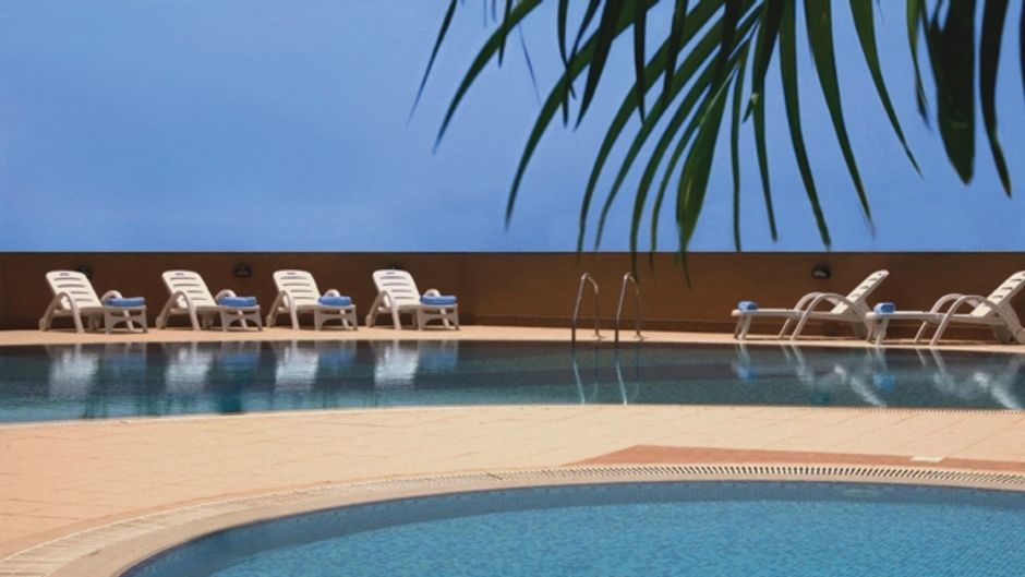 Majestic City Retreat Hotel Pool