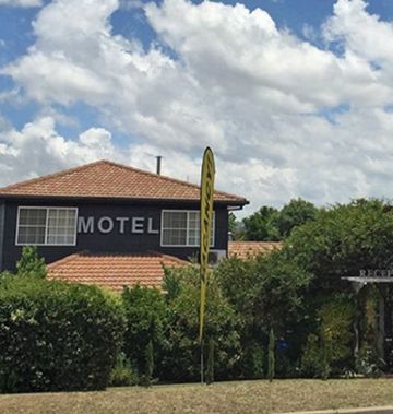 White Lanterns Motel