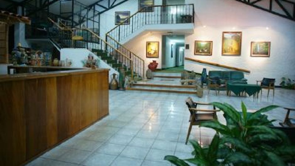 Hotel Aeropuerto San Jose Airport Lobby