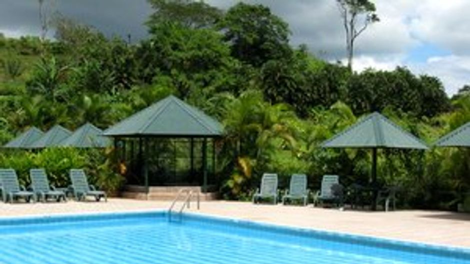 Lands in Love Hotel Pool