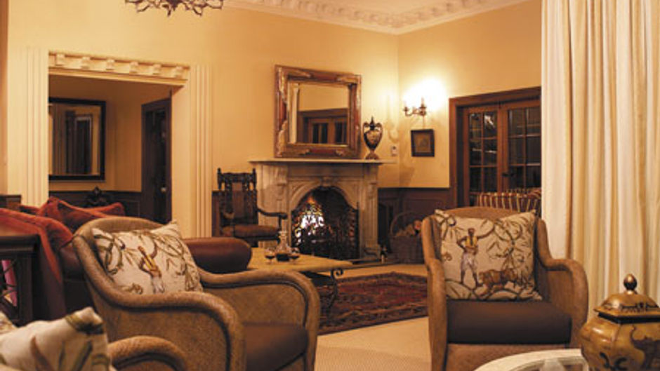 On the Point - Lake Rotorua Lobby