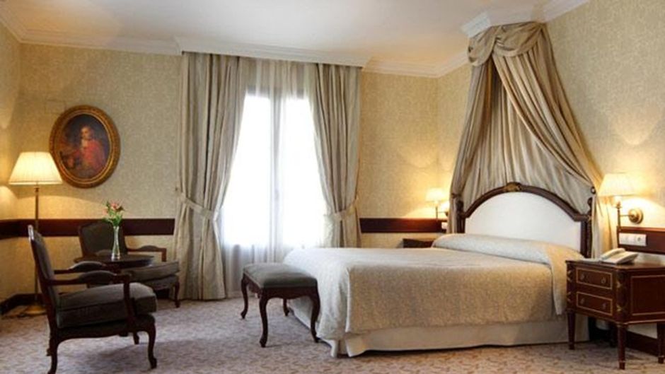 Candido Hotel Room