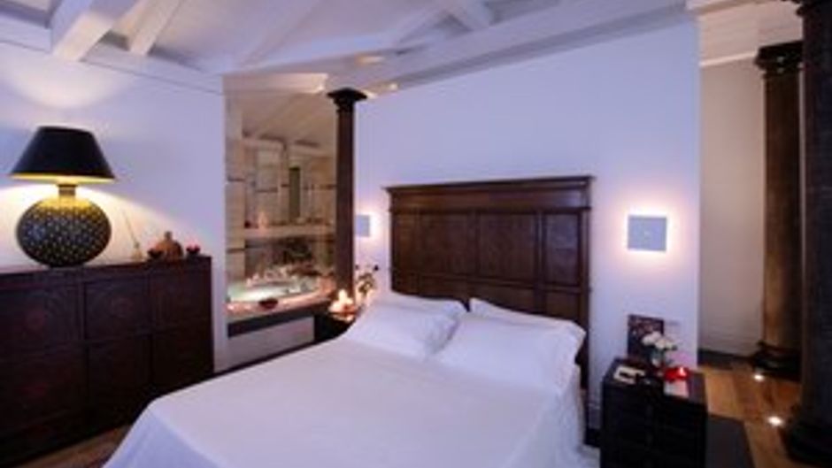 Tarthesh Hotel Suite