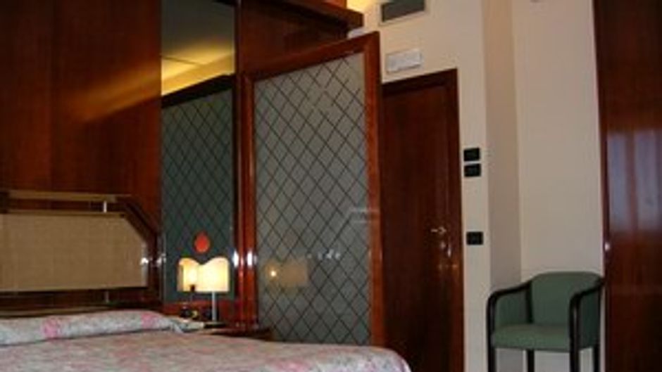 Hotel Napoleon Room