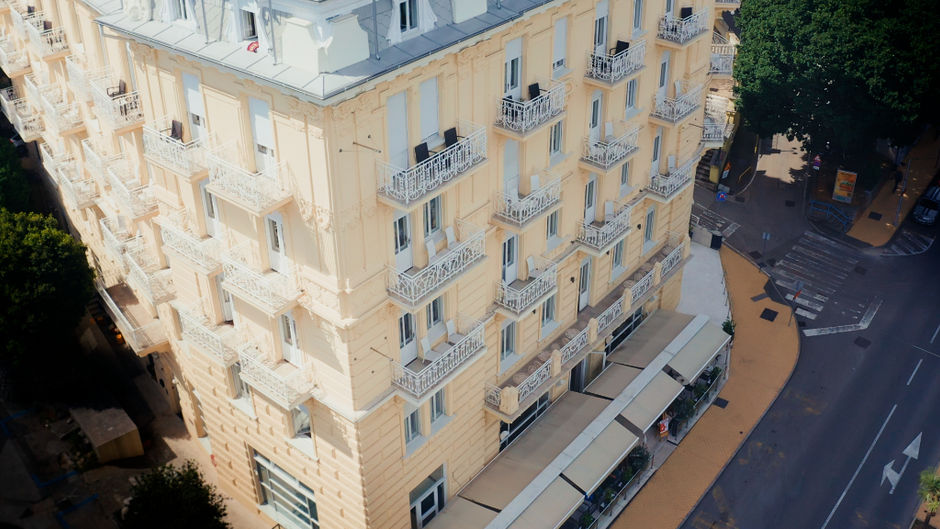 Hotel Bristol Exterior