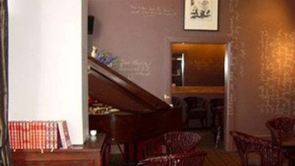 The County Hotel Bar/Lounge