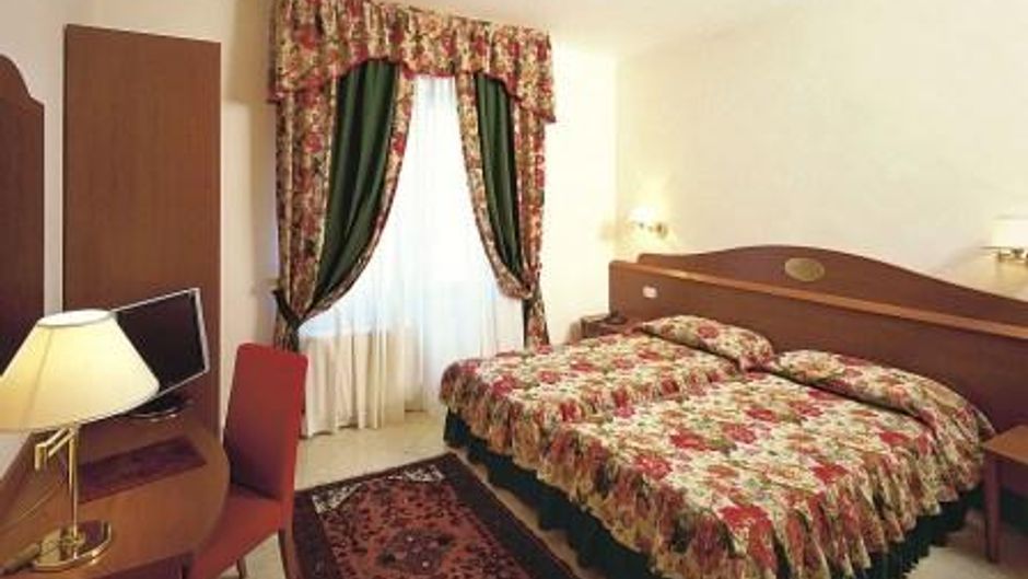 Hotel Ambasciata Room