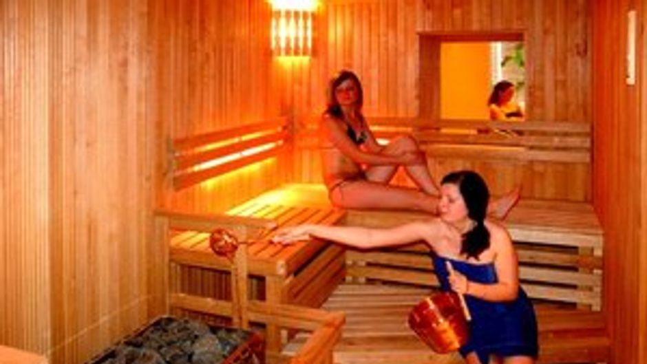 Toss Hotel Health