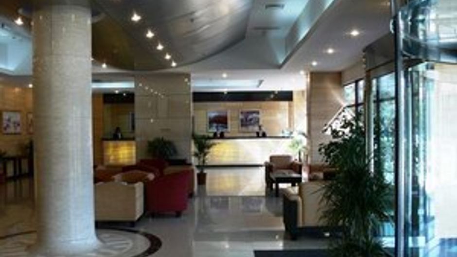 Pacific Plaza Hotel Lobby