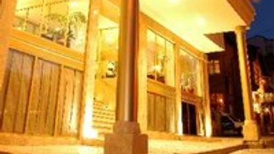 Kenton Palace Hotel