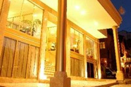 Kenton Palace Hotel