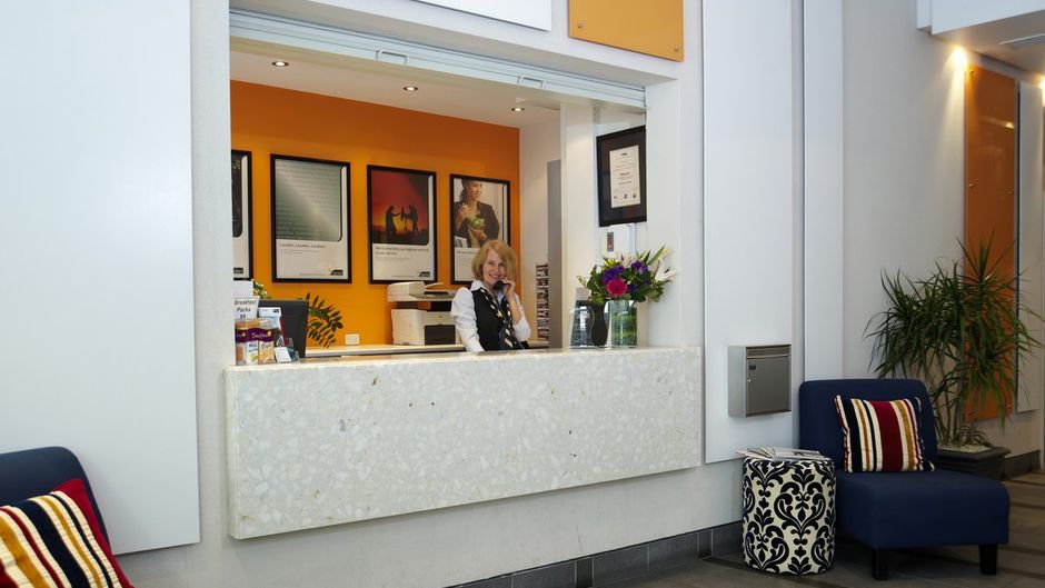 Quest Spring Hill Lobby