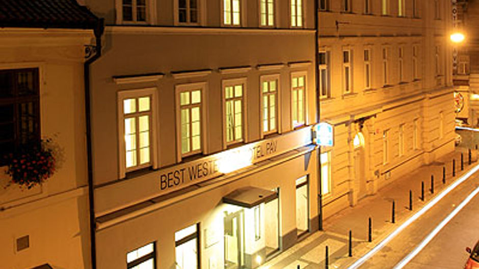 Hotel Pav Exterior