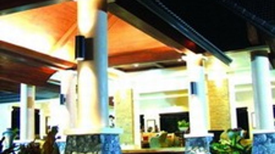 Laluna Hotel & Resort Exterior