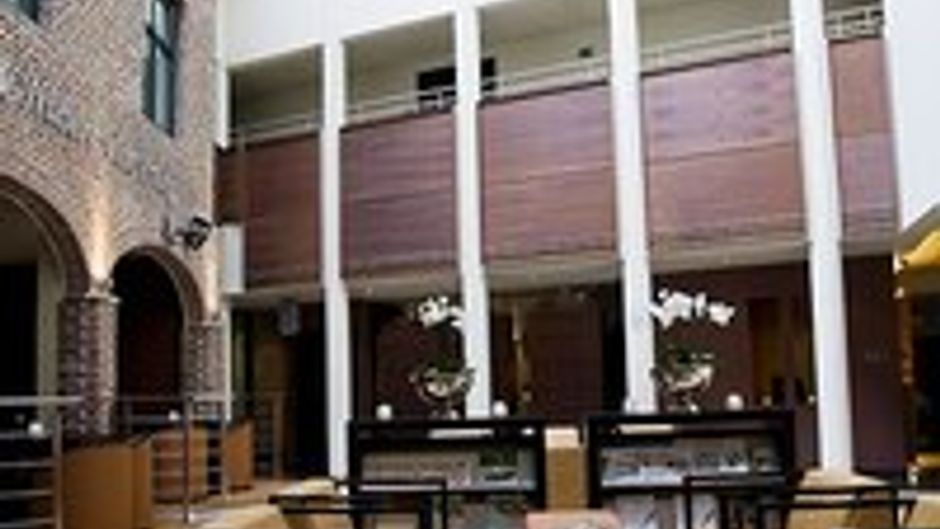 Hotel Van Eyck Lobby