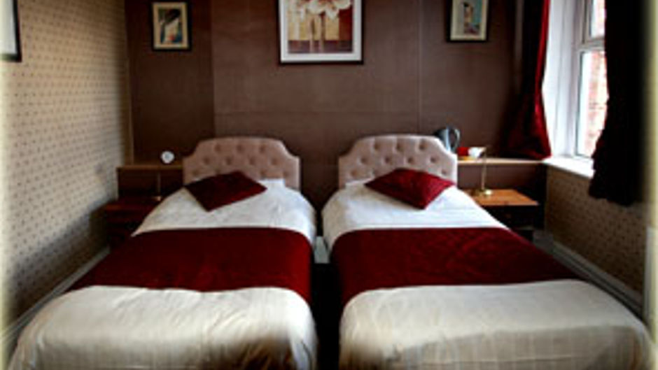 Glendevon Hotel Room