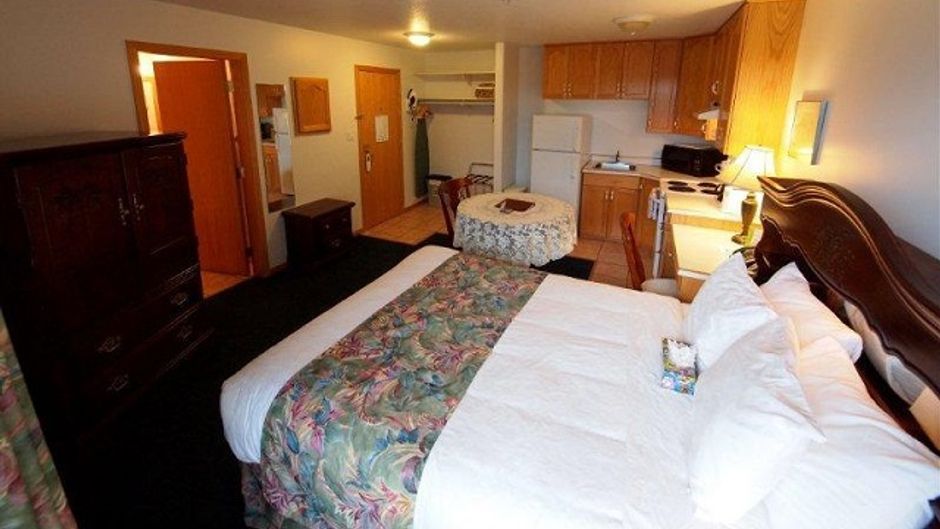 Executive House Suites Hotel and Conf Suite