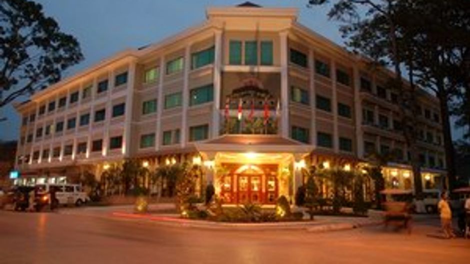 Angkor Holiday Hotel Exterior
