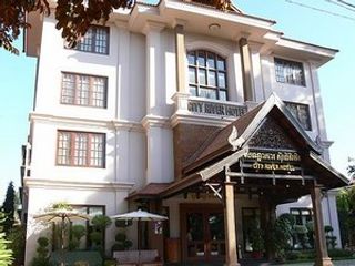 City River Hotel