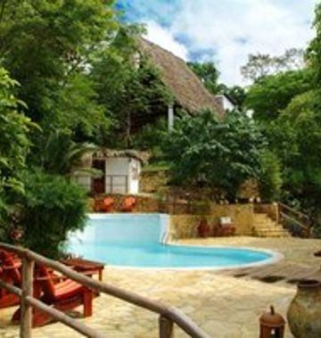 La Lancha Resort