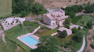 Le Vignole Country House