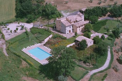 Le Vignole Country House